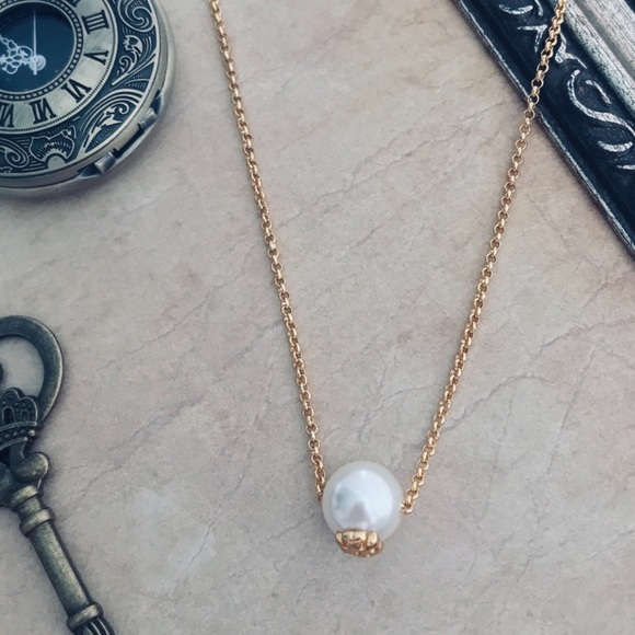 TORY BURCH • Logo Charm Pearl Necklace - Picture 8 of 8